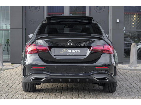 Mercedes-Benz A-Klasse A250e AMG 218pk Hybrid Panoramadak *SOH 96%* Night pakket Widescreen Sfeerverlichting 19" LMV NLauto