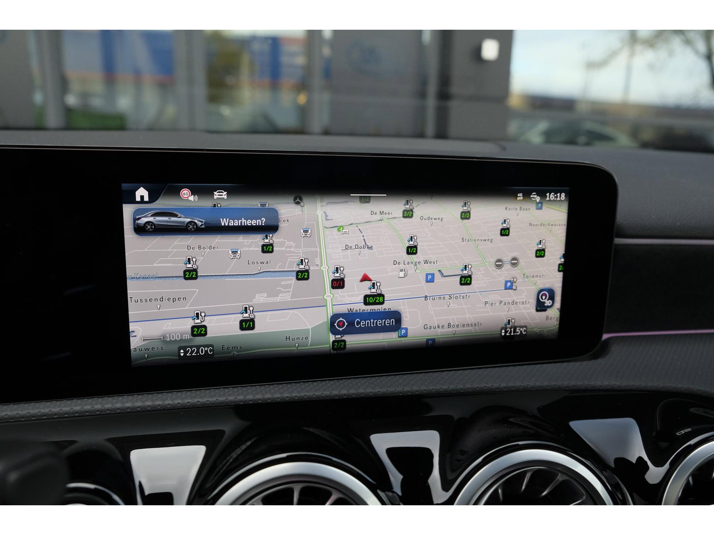 Mercedes-Benz A-Klasse A250e AMG 218pk Hybrid Panoramadak *SOH 96%* Night pakket Widescreen Sfeerverlichting 19" LMV NLauto