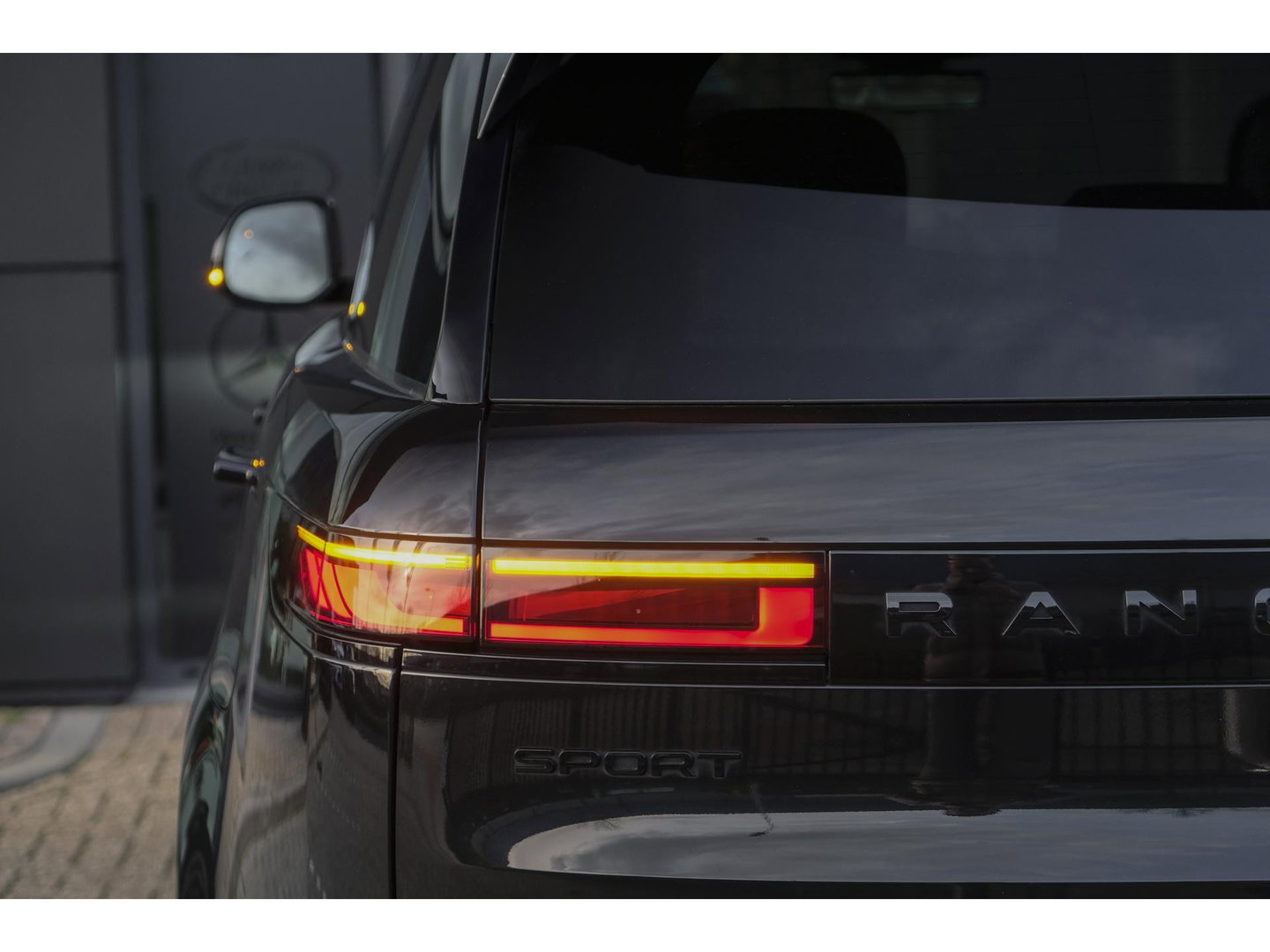 Land Rover Range Rover Sport P510e 510pk First Edition Panoramadak 4-Wielsturing *BTW* *SOH 93%* HD-koplampen Vossen VOL!