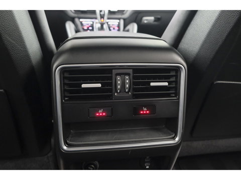 Porsche Cayenne Coupé 3.0 E-Hybrid 462PK Krijtgrijs SportDesign Luchtvering *SOH 82%* Lightweight Package Carbon Dak 4-wielsturing NLauto