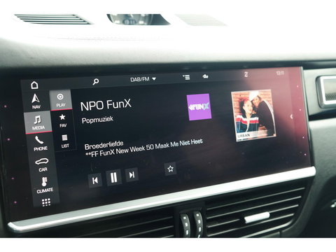 Porsche Cayenne Coupé 3.0 E-Hybrid 462PK Krijtgrijs SportDesign Luchtvering *SOH 82%* Lightweight Package Carbon Dak 4-wielsturing NLauto