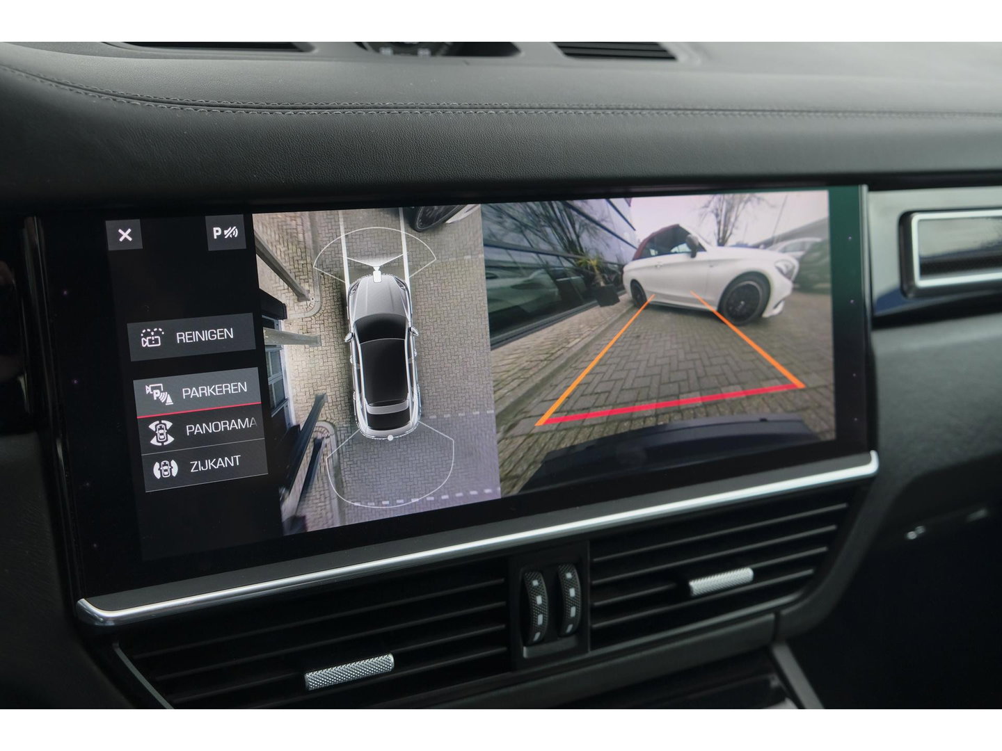 Porsche Cayenne Coupé 3.0 E-Hybrid 462PK Krijtgrijs SportDesign Luchtvering *SOH 82%* Lightweight Package Carbon Dak 4-wielsturing NLauto