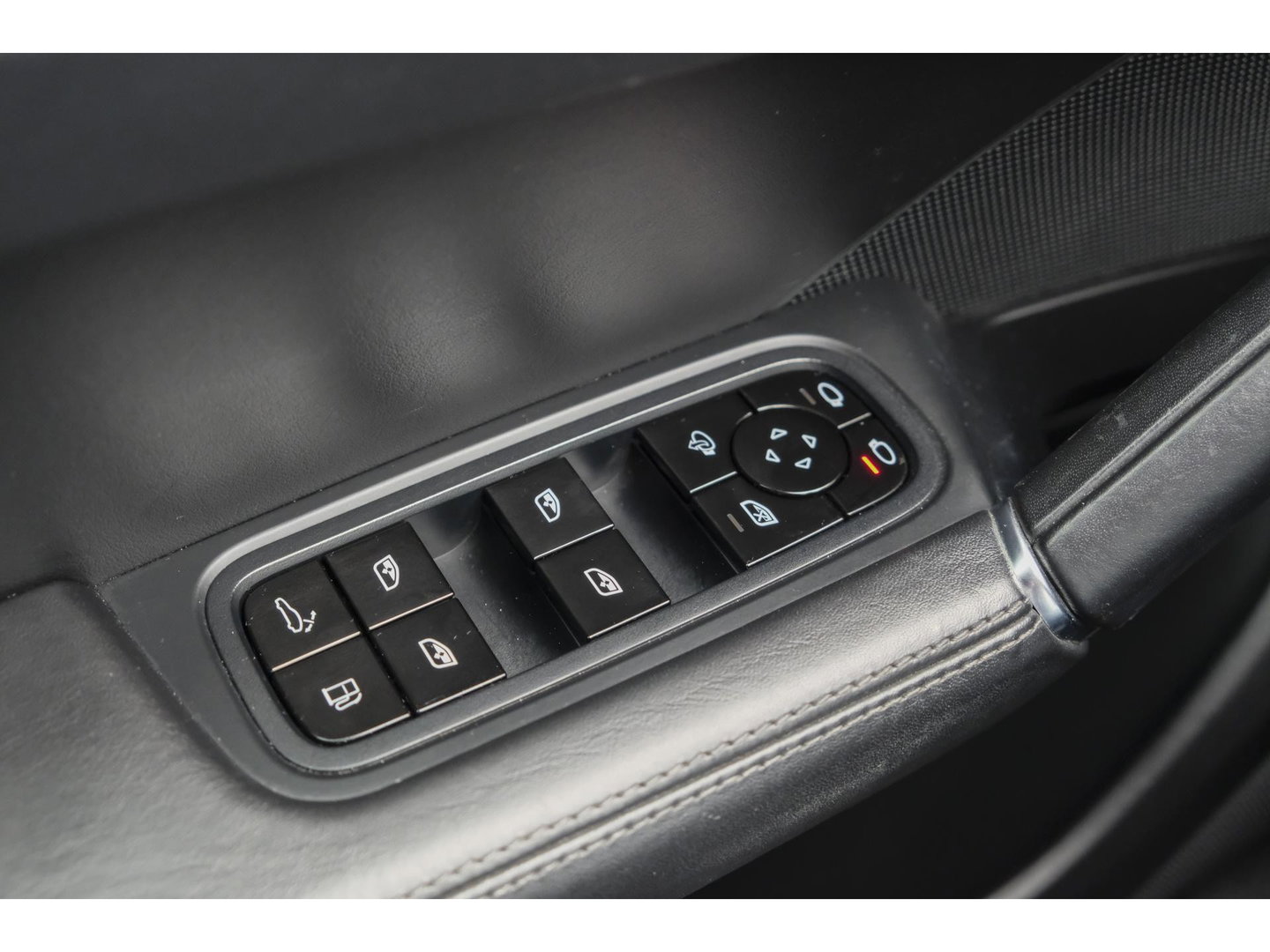 Porsche Cayenne Coupé 3.0 E-Hybrid 462PK Krijtgrijs SportDesign Luchtvering *SOH 82%* Lightweight Package Carbon Dak 4-wielsturing NLauto