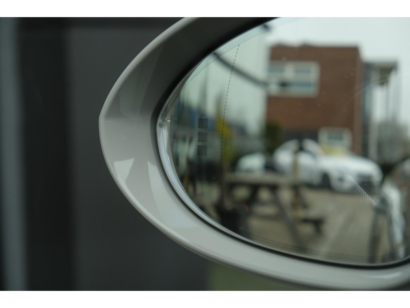 Porsche Cayenne Coupé 3.0 E-Hybrid 462PK Krijtgrijs SportDesign Luchtvering *SOH 82%* Lightweight Package Carbon Dak 4-wielsturing NLauto