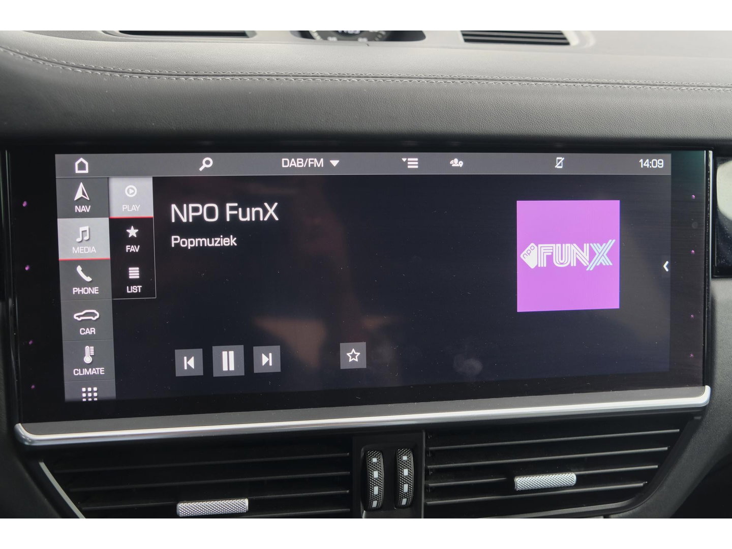 Porsche Cayenne Coupé 3.0 E-Hybrid 462PK Krijtgrijs SportDesign Luchtvering *SOH 82%* Lightweight Package Carbon Dak 4-wielsturing NLauto