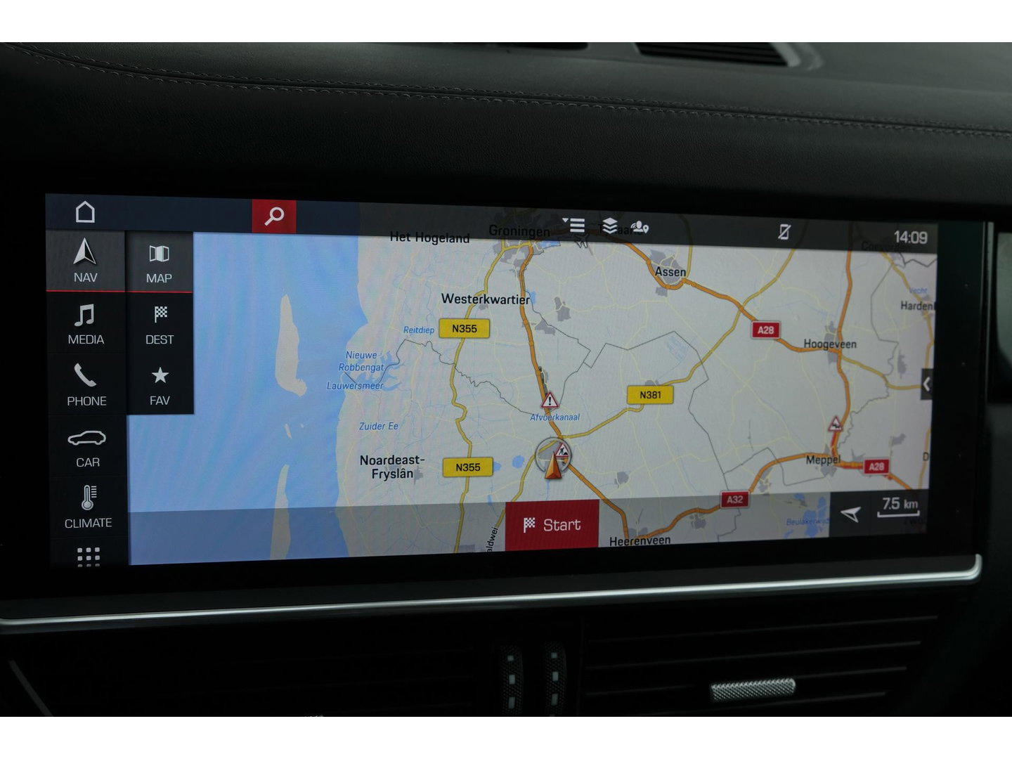 Porsche Cayenne Coupé 3.0 E-Hybrid 462PK Krijtgrijs SportDesign Luchtvering *SOH 82%* Lightweight Package Carbon Dak 4-wielsturing NLauto