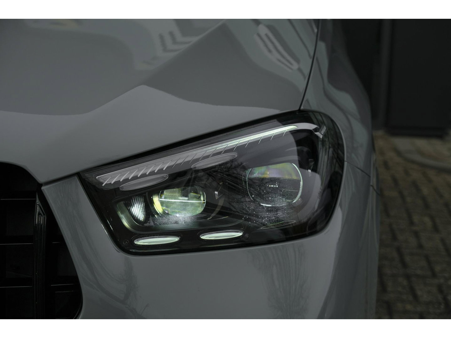 Mercedes-Benz GLE GLE400e AMG 381pk Panoramadak *BTW* Alpingrau *SOH 97%* Luchtvering NLauto 22" LMV Trekhaak