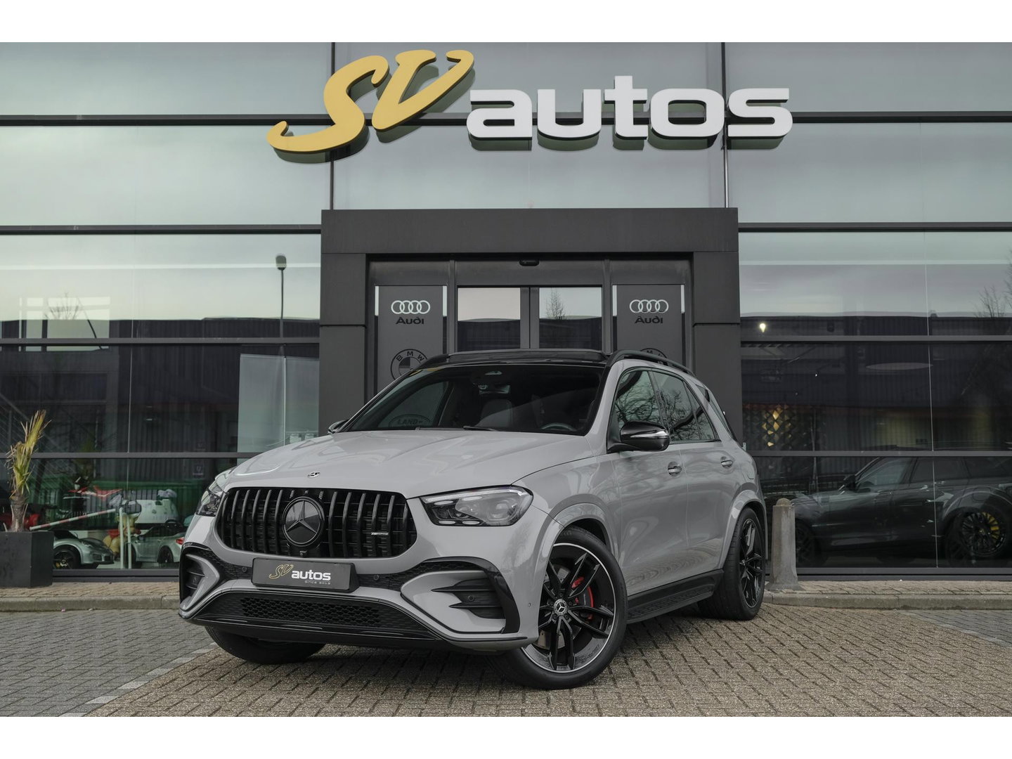 Mercedes-Benz GLE GLE400e AMG 381pk Panoramadak *BTW* Alpingrau *SOH 97%* Luchtvering NLauto 22" LMV Trekhaak