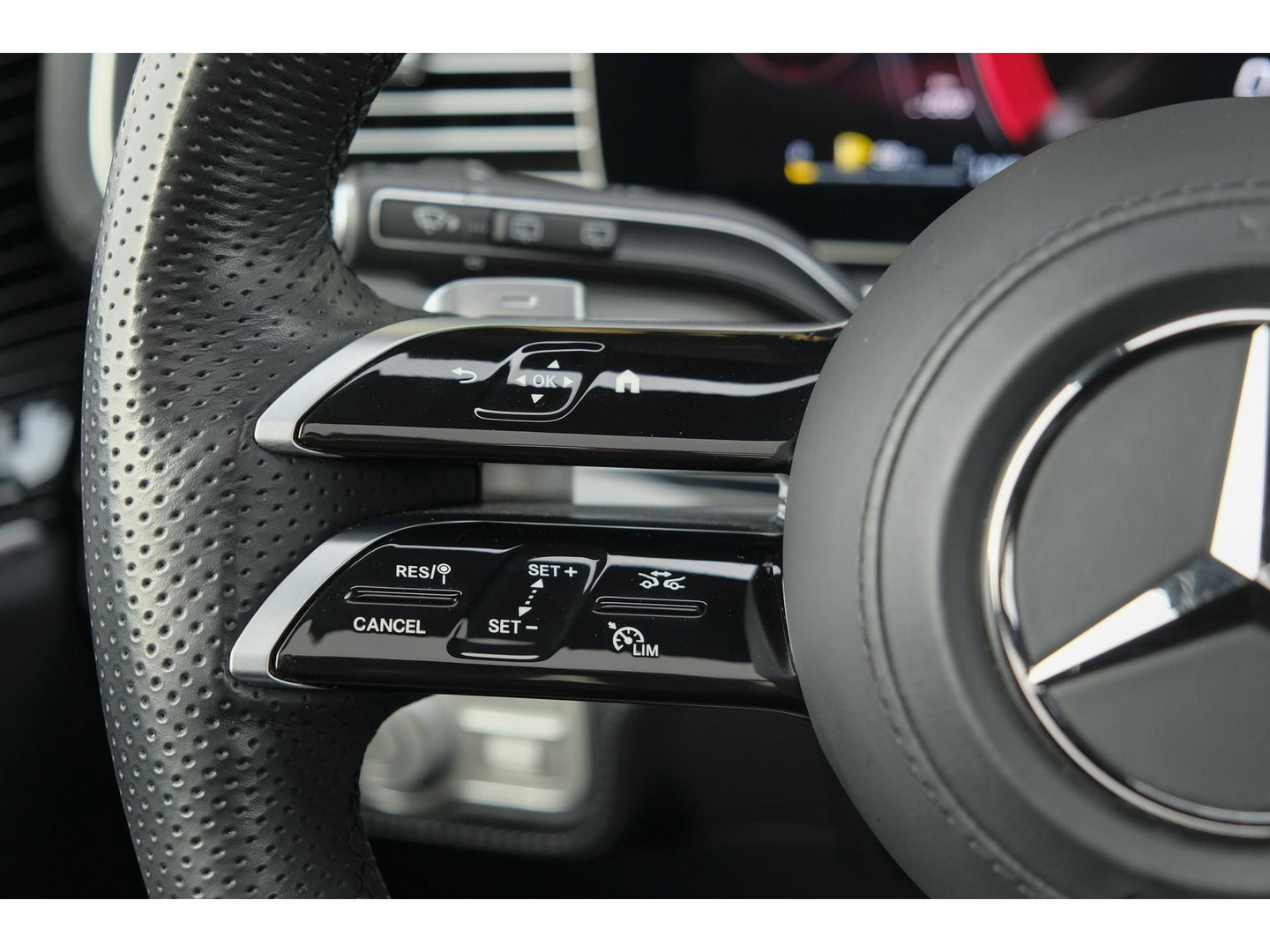 Mercedes-Benz GLE GLE400e AMG 381pk Panoramadak *BTW* Alpingrau *SOH 97%* Luchtvering NLauto 22" LMV Trekhaak