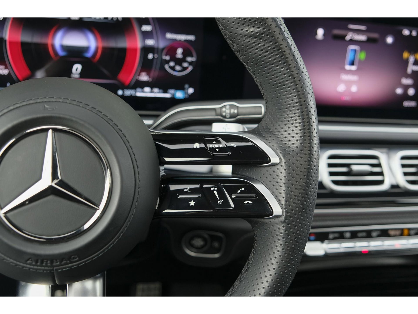 Mercedes-Benz GLE GLE400e AMG 381pk Panoramadak *BTW* Alpingrau *SOH 97%* Luchtvering NLauto 22" LMV Trekhaak