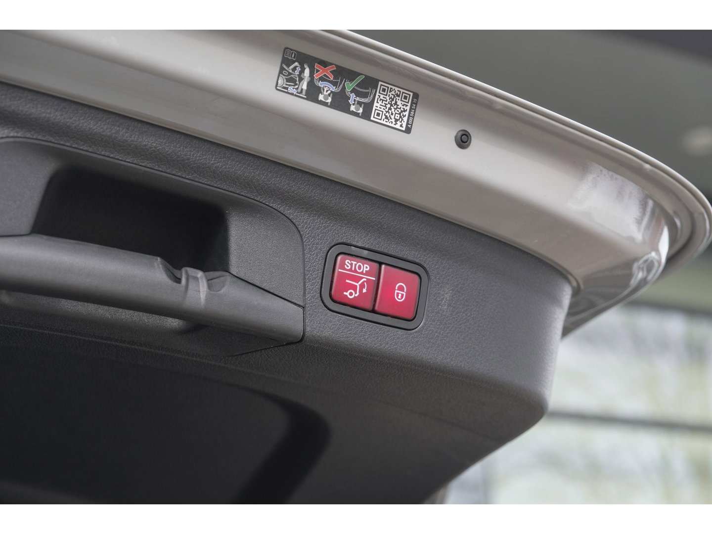 Mercedes-Benz GLE GLE400e AMG 381pk Panoramadak *BTW* Alpingrau *SOH 97%* Luchtvering NLauto 22" LMV Trekhaak