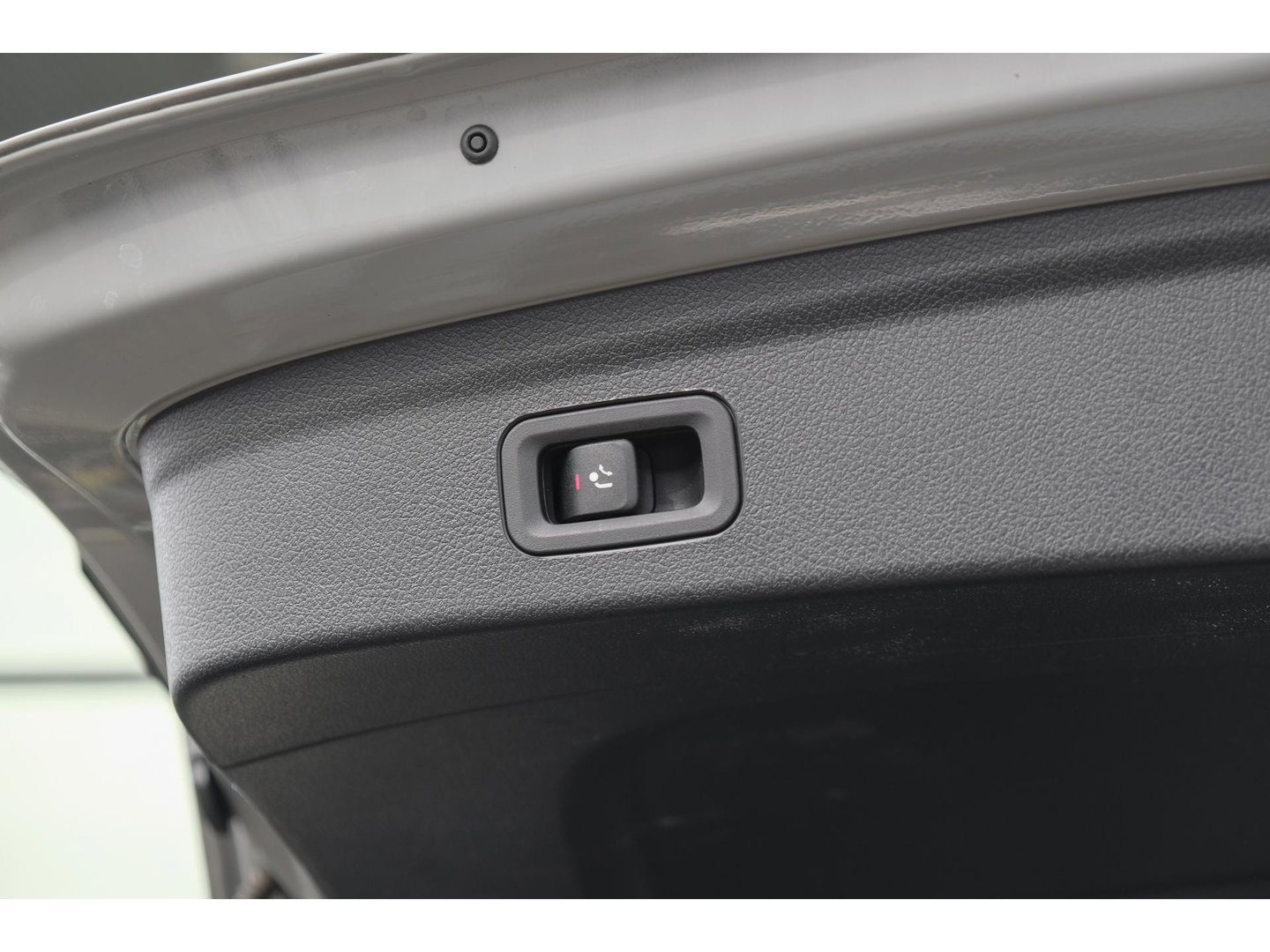 Mercedes-Benz GLE GLE400e AMG 381pk Panoramadak *BTW* Alpingrau *SOH 97%* Luchtvering NLauto 22" LMV Trekhaak