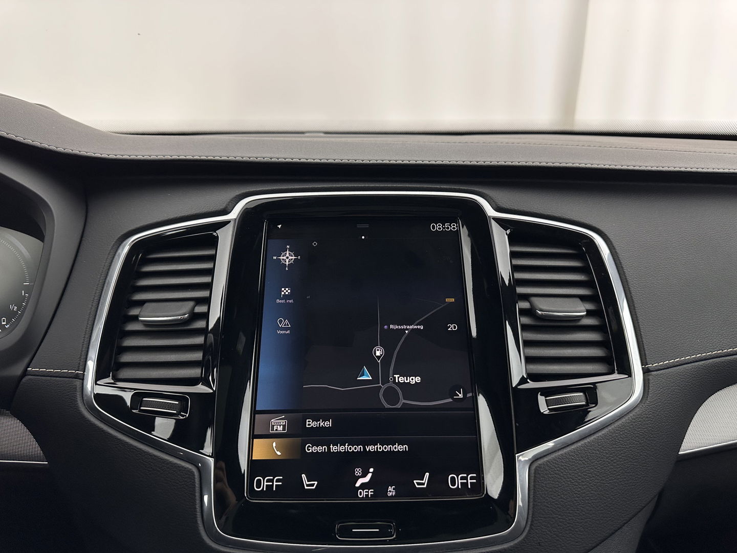 Volvo XC90 2.0 T8 Twin Engine AWD R-Design [ 7-Pers. ] Aut. *PANO | HEAD-UP | LEATHER-MICROFIBRE | FULL-LED | MEMORY-PACK | DIGI-COCKPIT | NAVI-FULLMAP | CARPLAY | ECC | HEATED-COMFORTSEATS | LANE-ASSIST | PDC | TOWBAR | 20"ALU*