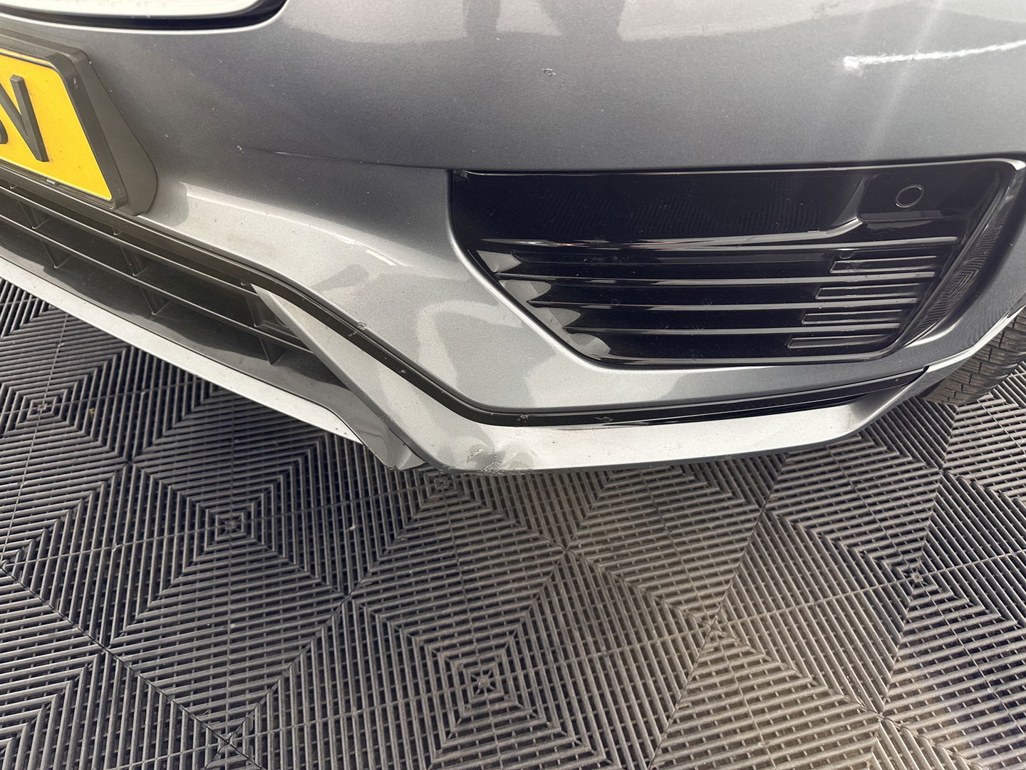 Volvo XC90 2.0 T8 Twin Engine AWD R-Design [ 7-Pers. ] Aut. *PANO | HEAD-UP | LEATHER-MICROFIBRE | FULL-LED | MEMORY-PACK | DIGI-COCKPIT | NAVI-FULLMAP | CARPLAY | ECC | HEATED-COMFORTSEATS | LANE-ASSIST | PDC | TOWBAR | 20"ALU*