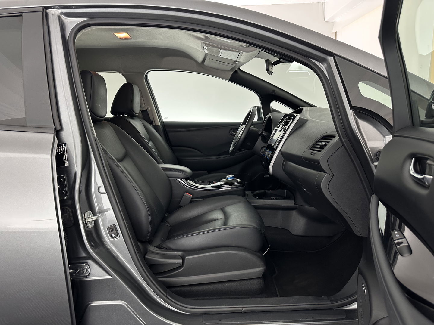 Nissan Leaf Business Edition 30 kWh Aut. *FULL-LEATHER | FULL-LED | BOSE-SURROUND | TOP-VIEW | KEYLESS | NAVI-FULLMAP | ECC | COMFORT-SEATS | 17"ALU*