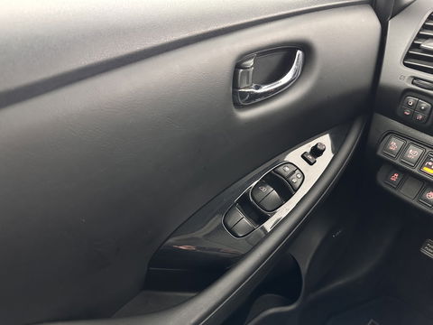 Nissan Leaf Business Edition 30 kWh Aut. *FULL-LEATHER | FULL-LED | BOSE-SURROUND | TOP-VIEW | KEYLESS | NAVI-FULLMAP | ECC | COMFORT-SEATS | 17"ALU*