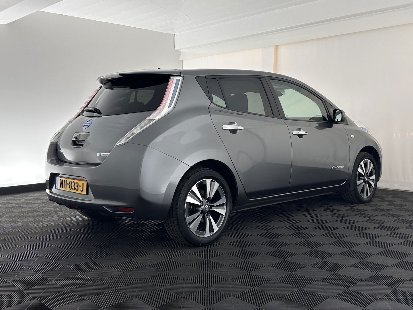 Nissan Leaf Business Edition 30 kWh Aut. *FULL-LEATHER | FULL-LED | BOSE-SURROUND | TOP-VIEW | KEYLESS | NAVI-FULLMAP | ECC | COMFORT-SEATS | 17"ALU*