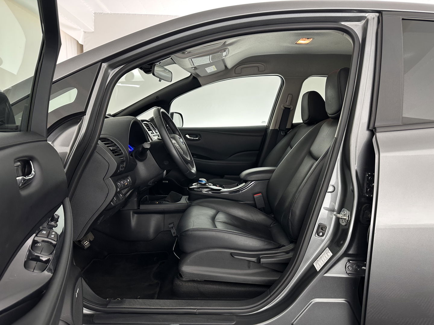 Nissan Leaf Business Edition 30 kWh Aut. *FULL-LEATHER | FULL-LED | BOSE-SURROUND | TOP-VIEW | KEYLESS | NAVI-FULLMAP | ECC | COMFORT-SEATS | 17"ALU*