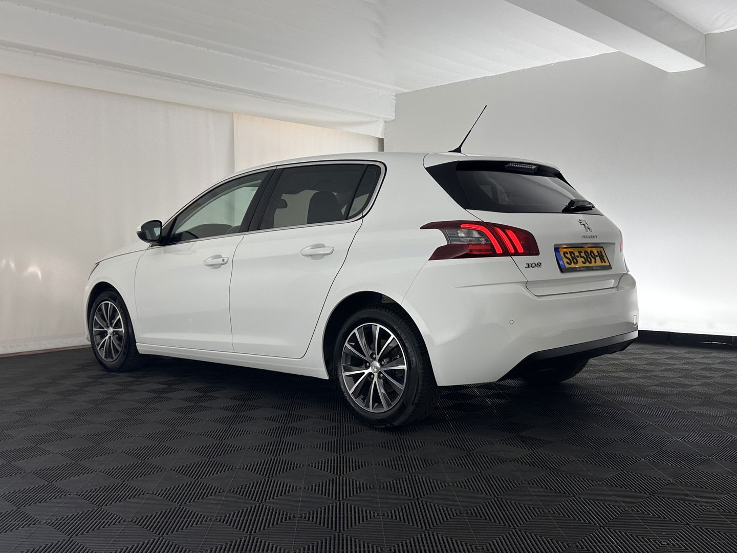 Peugeot 308 1.5 BlueHDi Allure *FULL-LED | SPORT-SEATS | NAVI-FULLMAP | DAB | ECC | PDC | CRUISE | 16''ALU*