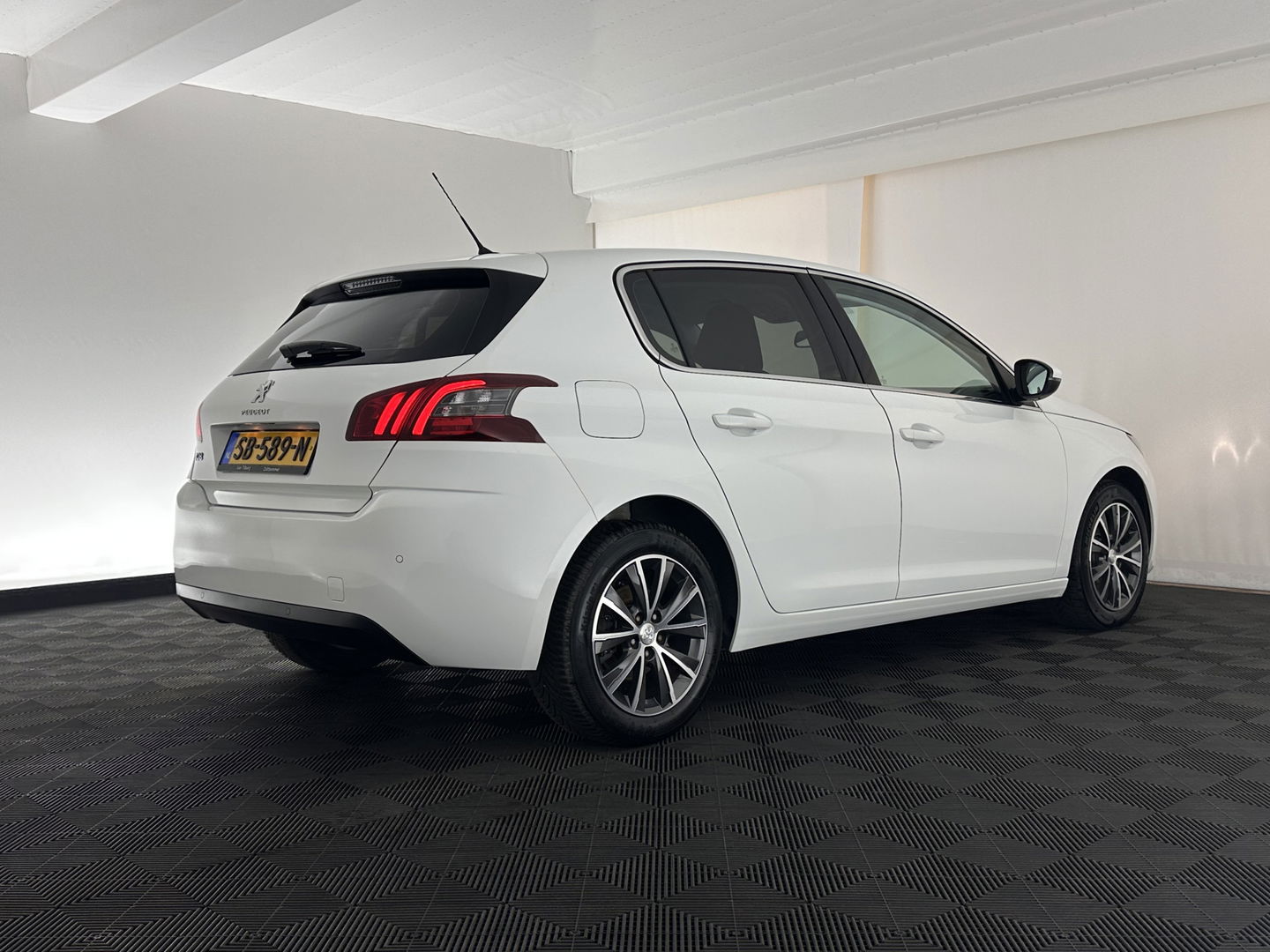 Peugeot 308 1.5 BlueHDi Allure *FULL-LED | SPORT-SEATS | NAVI-FULLMAP | DAB | ECC | PDC | CRUISE | 16''ALU*
