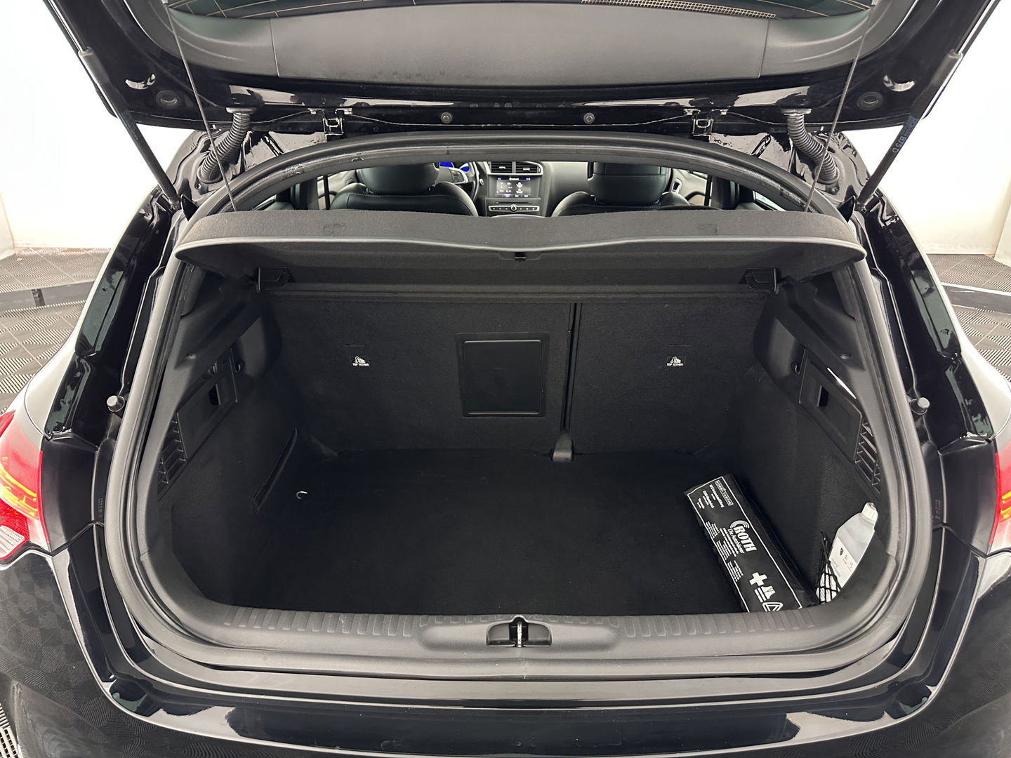 DS DS 4 1.6 BlueHDi Chic *PANO-WINDOW | FULL-LED | LEATHER-MICROFIBRE | HEATED-COMFORTSEATS | NAVI-FULLMAP | DAB | CAMERA | PRIVACY-GLASS | ECC | PDC | CRUISE | TOWBAR | 16''ALU*