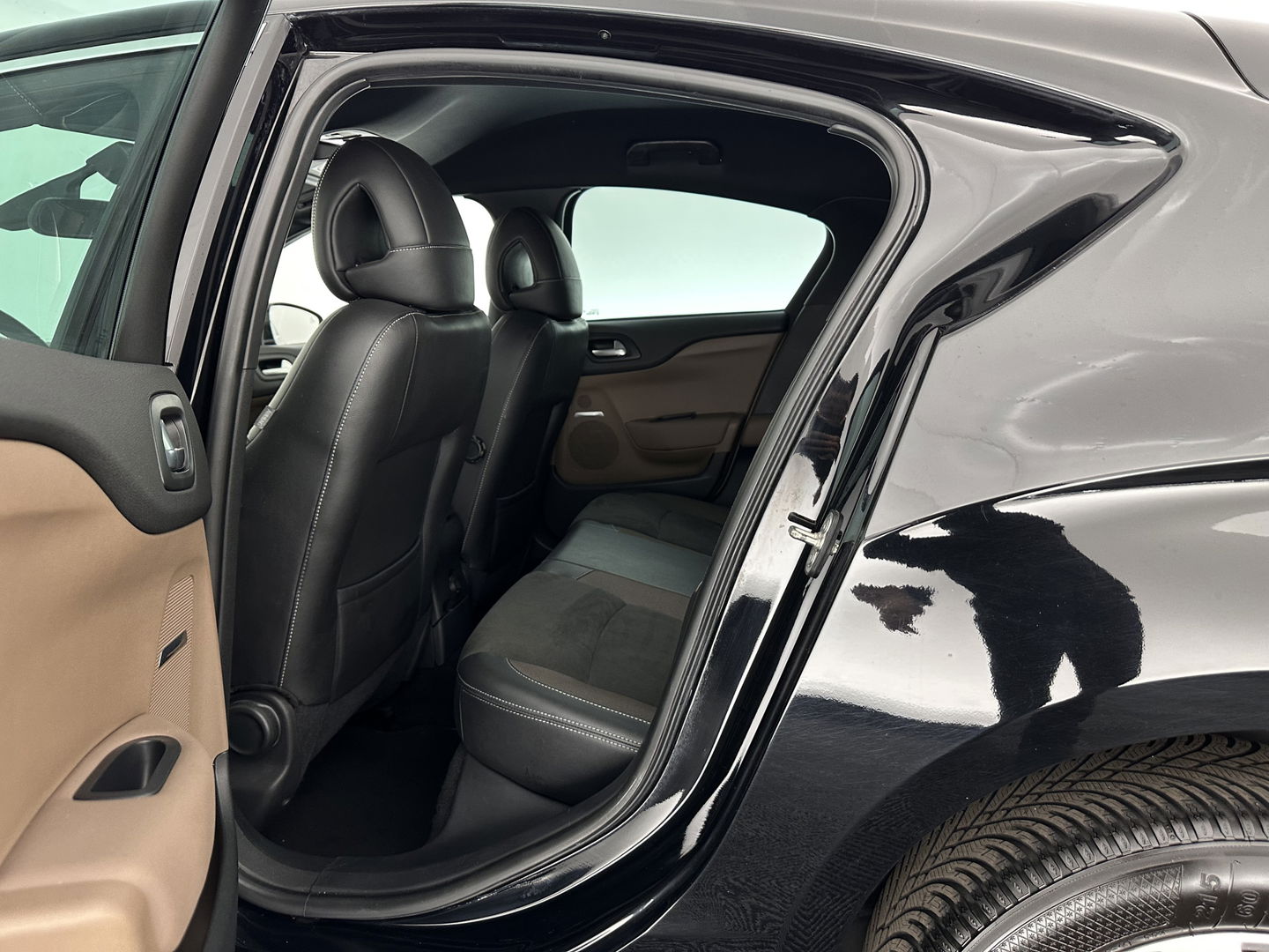 DS DS 4 1.6 BlueHDi Chic *PANO-WINDOW | FULL-LED | LEATHER-MICROFIBRE | HEATED-COMFORTSEATS | NAVI-FULLMAP | DAB | CAMERA | PRIVACY-GLASS | ECC | PDC | CRUISE | TOWBAR | 16''ALU*