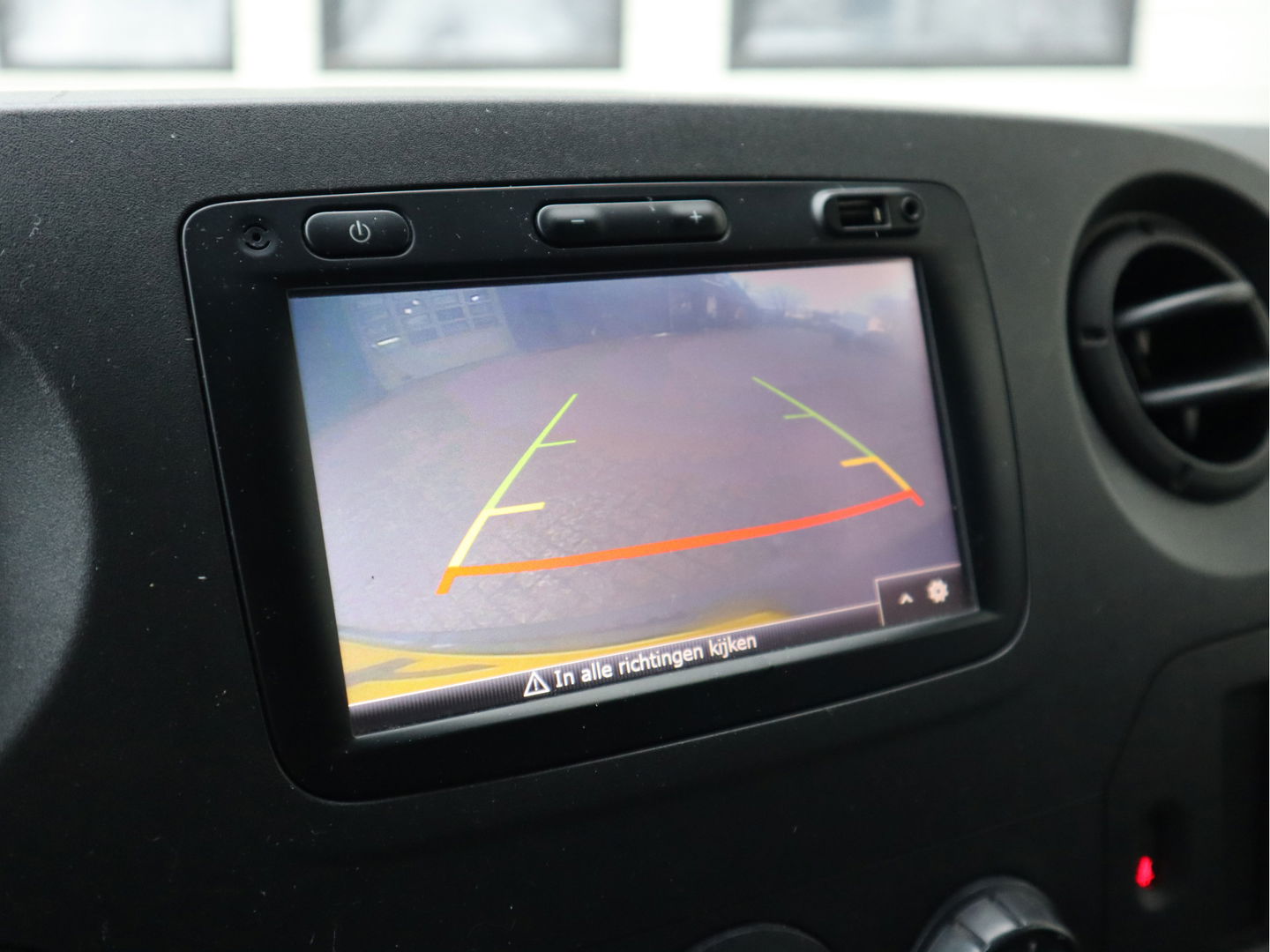 Renault Master T33 2.3 dCi 131pk Euro 6 L1H1 - DC 7 Pers. - Trekhaak - Camera