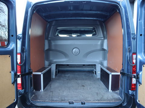 Renault Master T33 2.3 dCi 131pk Euro 6 L1H1 - DC 7 Pers. - Trekhaak - Camera