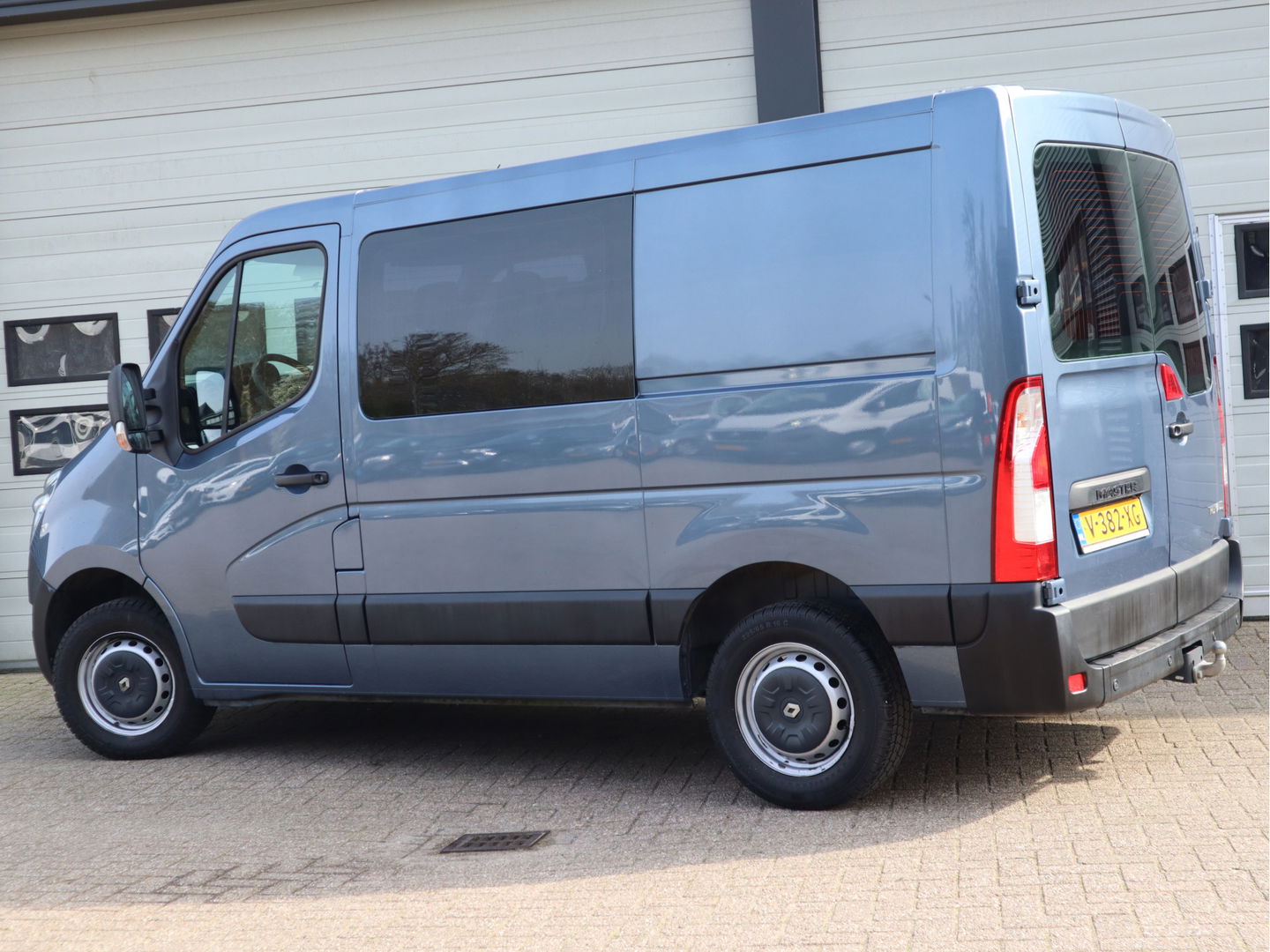 Renault Master T33 2.3 dCi 131pk Euro 6 L1H1 - DC 7 Pers. - Trekhaak - Camera