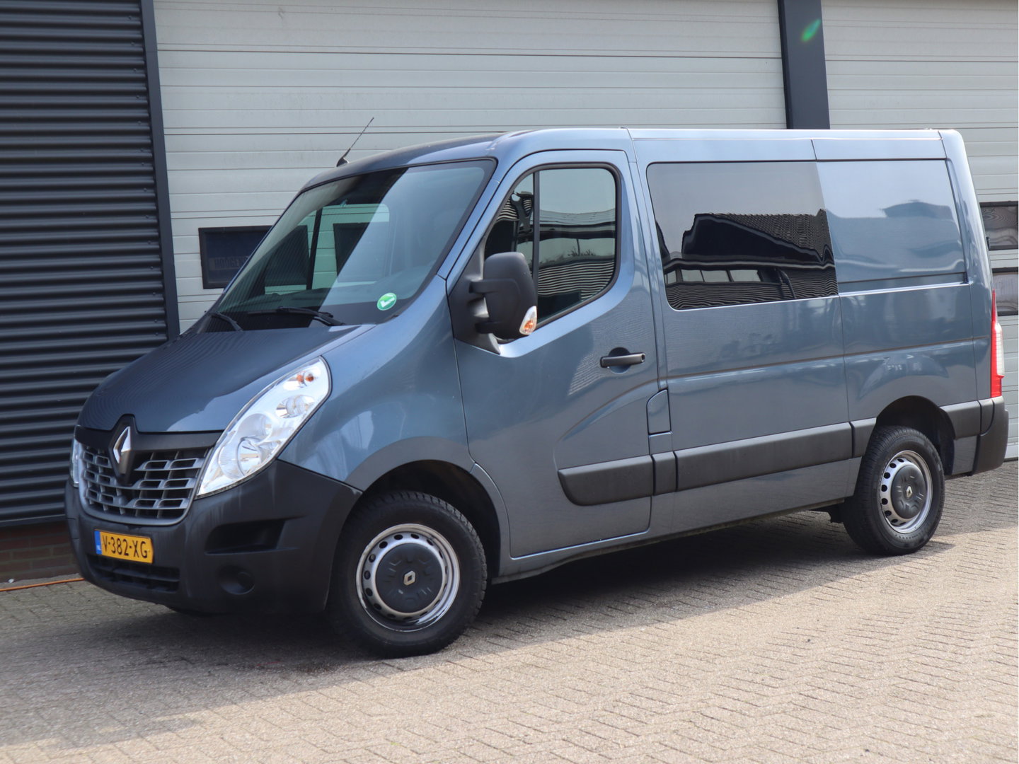 Renault Master T33 2.3 dCi 131pk Euro 6 L1H1 - DC 7 Pers. - Trekhaak - Camera