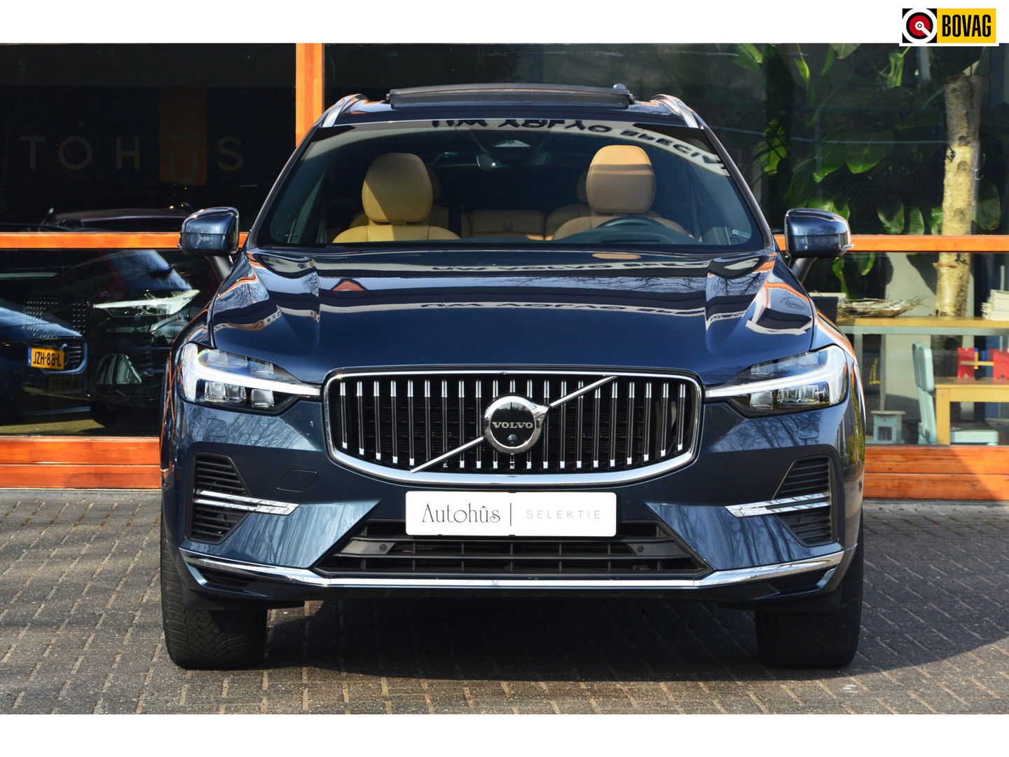 Volvo XC60 T8 Hybride AWD Ultimate Bright | Luchtvering | Massage | Stoel Ventilatie | Head-Up Display | 360° Camera |