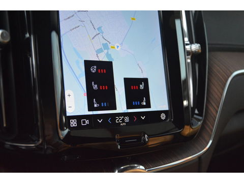 Volvo XC60 T8 Hybride AWD Ultimate Bright | Luchtvering | Massage | Stoel Ventilatie | Head-Up Display | 360° Camera |