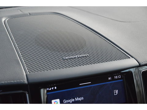 Volvo XC60 T8 Hybride AWD Ultimate Bright | Luchtvering | Massage | Stoel Ventilatie | Head-Up Display | 360° Camera |