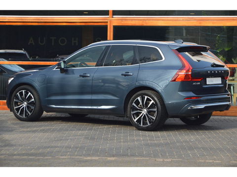 Volvo XC60 T8 Hybride AWD Ultimate Bright | Luchtvering | Massage | Stoel Ventilatie | Head-Up Display | 360° Camera |