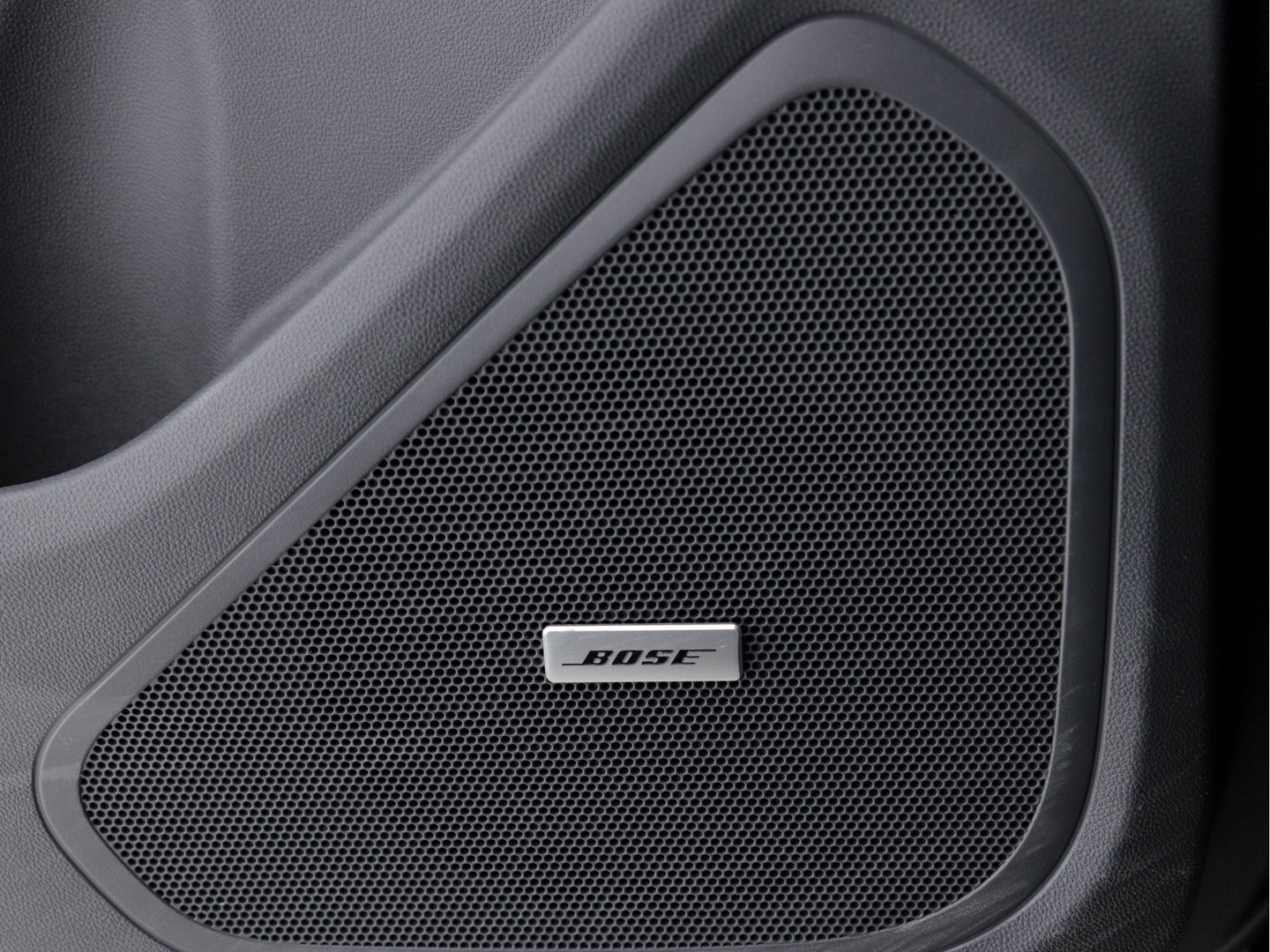 Opel Ampera-E Business Executive 60 kWh (INCL-BTW)  Aut. *LEATHER | BOSE-AUDIO | DIGI-COCKPIT | KEYLESS | CCS-FASTLOADER | FULL-LED | DAB | NAVI-FULLMAP | CRUISE | CARPLAY | LANE-ASSIST | HEATED-COMFORTSEATS | 17"ALU*