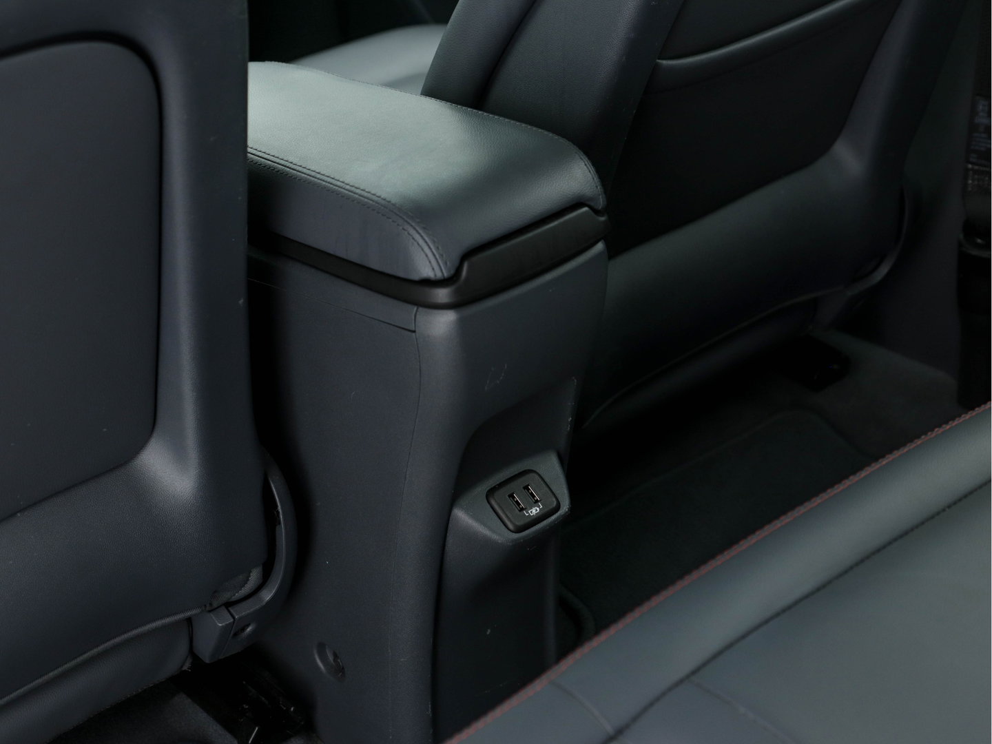 Opel Ampera-E Business Executive 60 kWh (INCL-BTW)  Aut. *LEATHER | BOSE-AUDIO | DIGI-COCKPIT | KEYLESS | CCS-FASTLOADER | FULL-LED | DAB | NAVI-FULLMAP | CRUISE | CARPLAY | LANE-ASSIST | HEATED-COMFORTSEATS | 17"ALU*