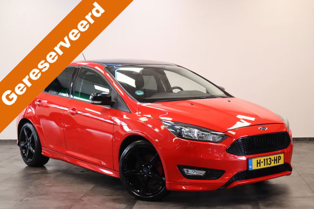 Ford Focus - 1.5 Red Edition Stoel + Stuurverwarming 18'' Zwart dak