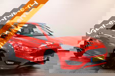 Ford Focus - 1.5 Red Edition Stoel + Stuurverwarming 18'' Zwart dak