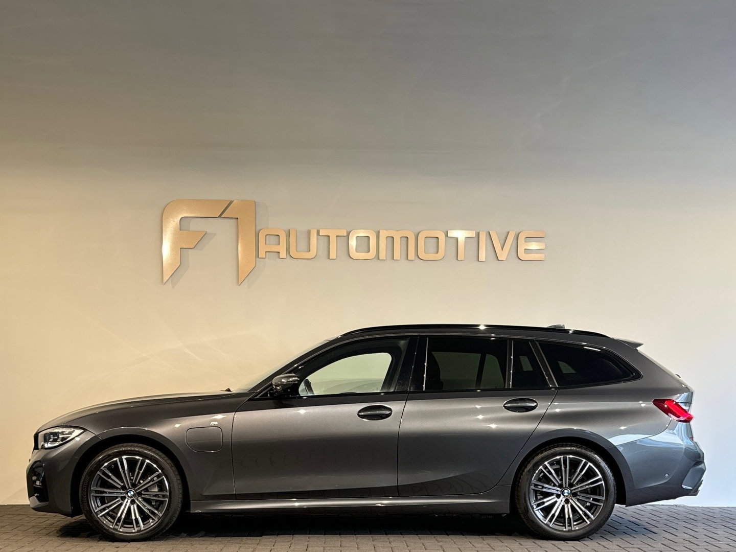 BMW 3 Serie Touring 330e M Sport Keyless|HuD|Memory|Trekhaak