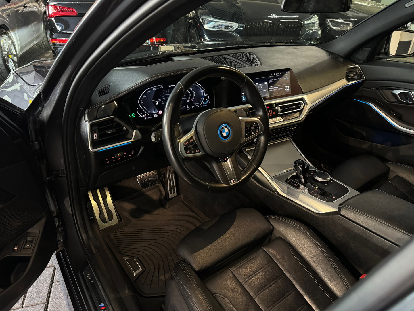 BMW 3 Serie Touring 330e M Sport Keyless|HuD|Memory|Trekhaak