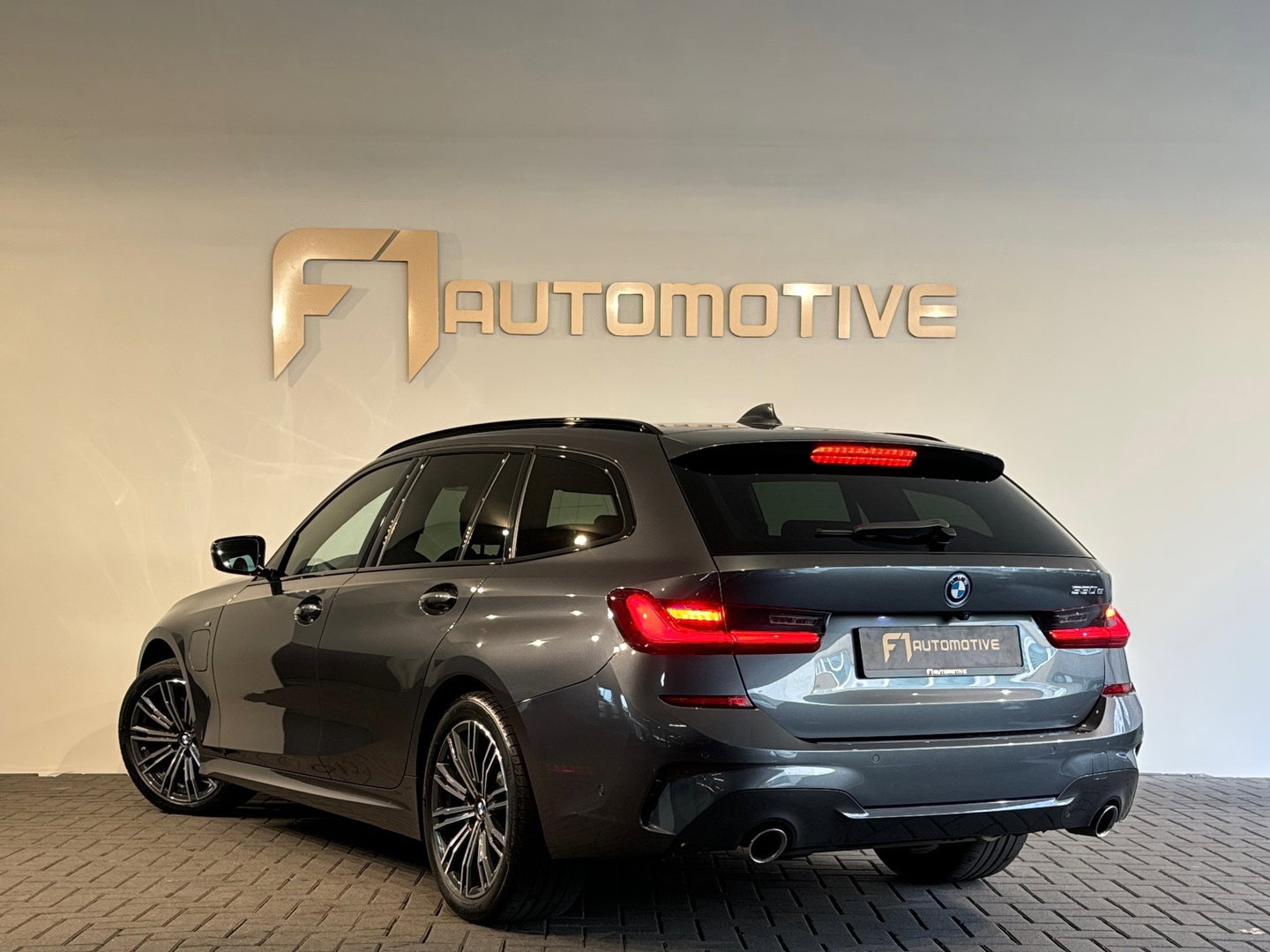 BMW 3 Serie Touring 330e M Sport Keyless|HuD|Memory|Trekhaak