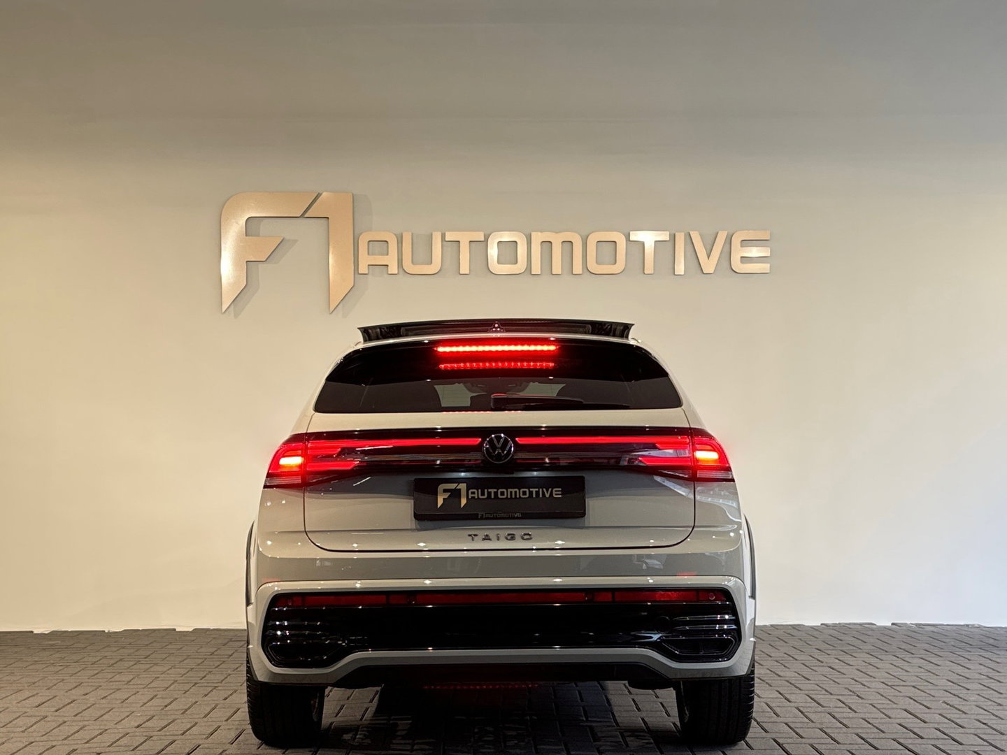 Volkswagen Taigo 1.5 TSI R-Line Business Pano|Keyl|Sfeer|VOL