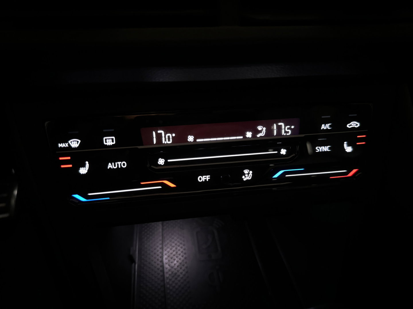 Volkswagen Taigo 1.5 TSI R-Line Business Pano|Keyl|Sfeer|VOL