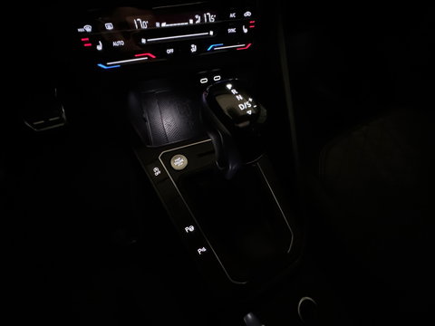 Volkswagen Taigo 1.5 TSI R-Line Business Pano|Keyl|Sfeer|VOL