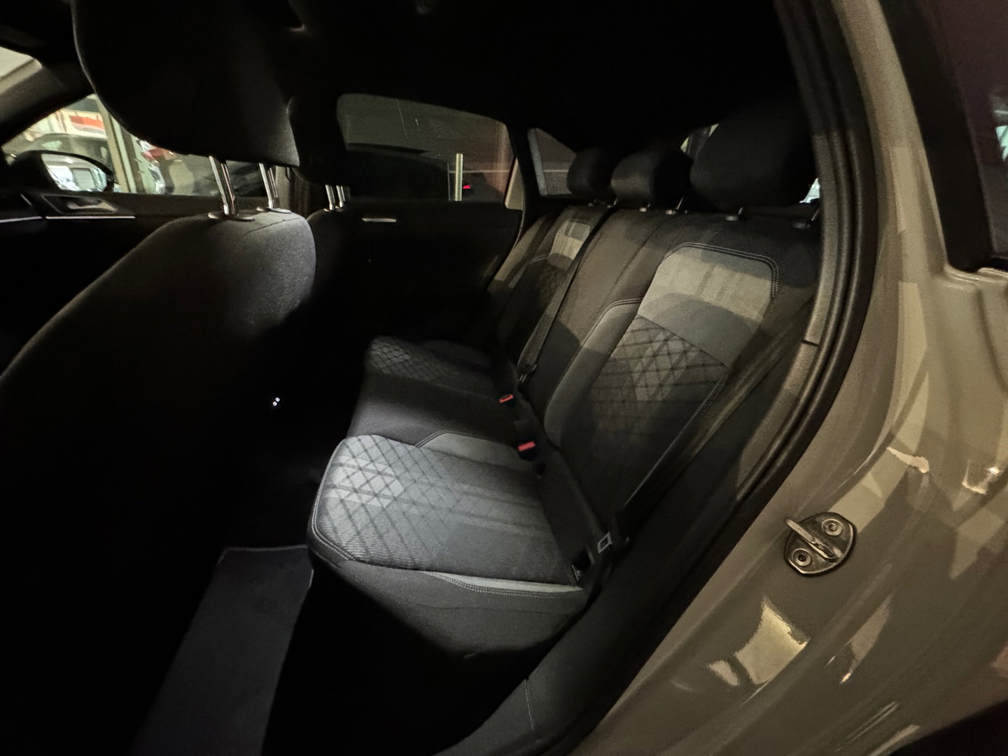 Volkswagen Taigo 1.5 TSI R-Line Business Pano|Keyl|Sfeer|VOL