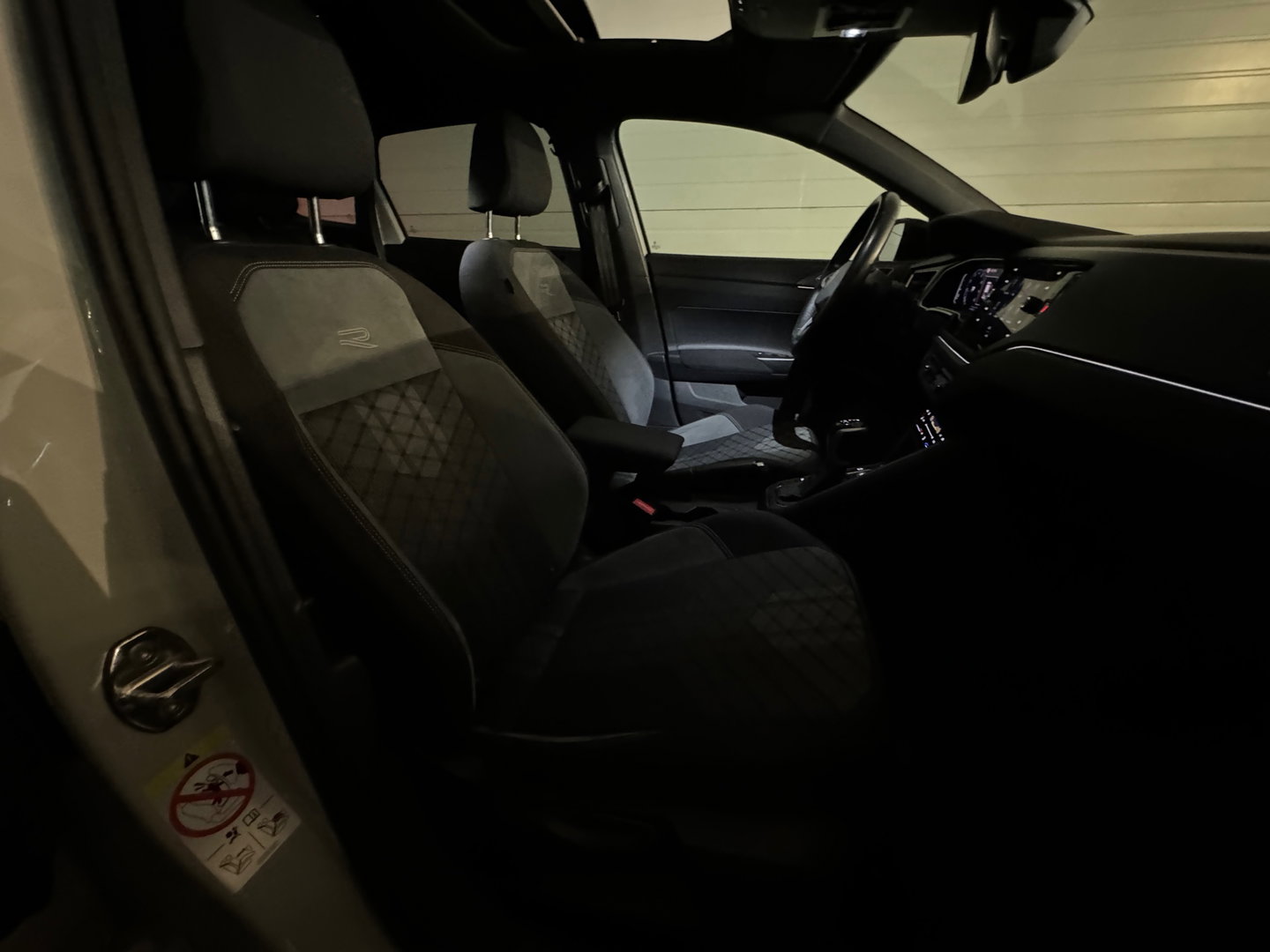 Volkswagen Taigo 1.5 TSI R-Line Business Pano|Keyl|Sfeer|VOL