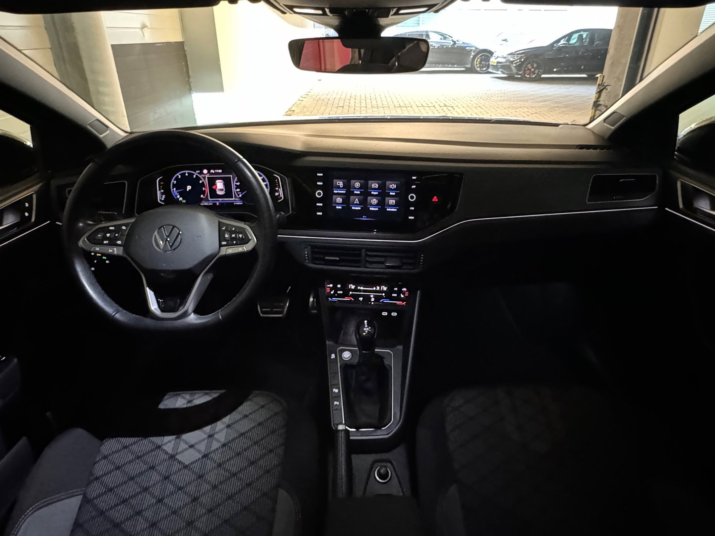 Volkswagen Taigo 1.5 TSI R-Line Business Pano|Keyl|Sfeer|VOL