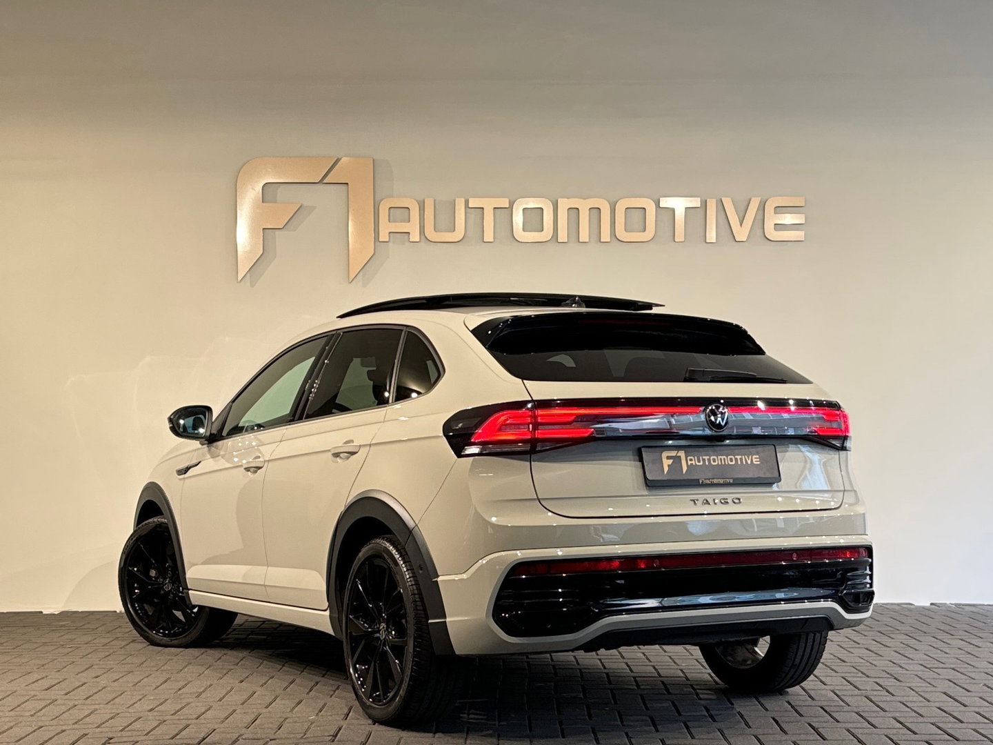 Volkswagen Taigo 1.5 TSI R-Line Business Pano|Keyl|Sfeer|VOL