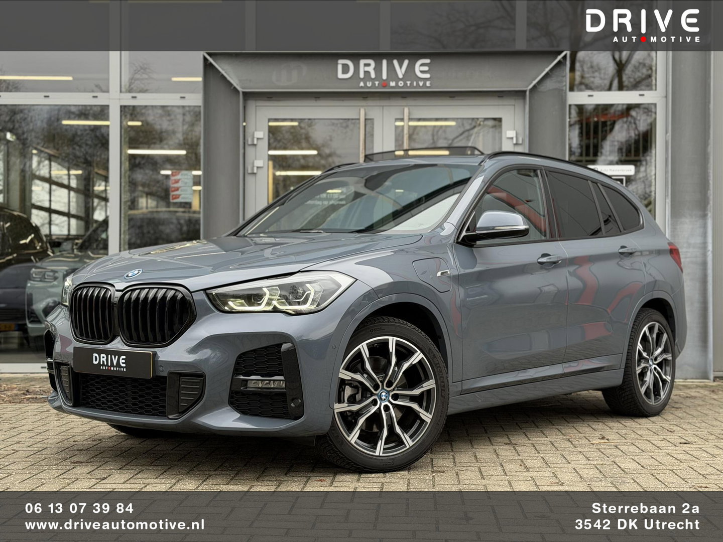 BMW X1 xDrive25e Bus Ed Plus M-Sport |Pano|HUD|HiFi|Cam|Sfeer|19"|Storm Bay|