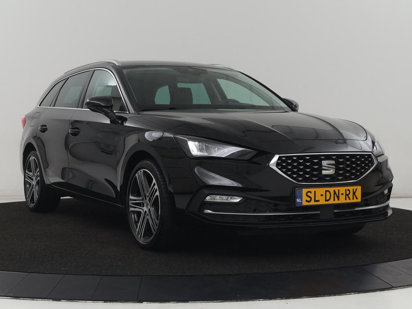 SEAT Leon Sportstourer 1.4 TSI eHybrid PHEV FR | SOH 99% | Stoel & stuurverwarming | Virtual Cockpit | Carplay | Cruise Control | Navigatie